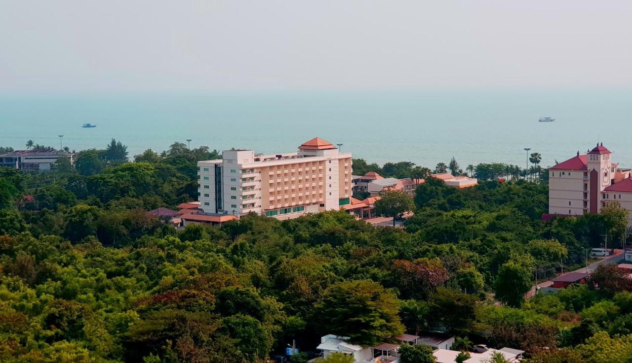 Dusit Grand Condo View Джомтьен Экстерьер фото
